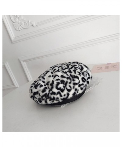 Beret for Women Leopard Print Flat Top Hat Autumn Winter Zebra Patern Plush Beret Crochet Beanie Beret Slouchy Painter Cap Br...